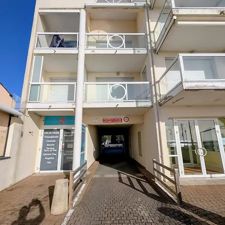 Lägenhet Bright With Superb Views Of The Port Jard-sur-Mer