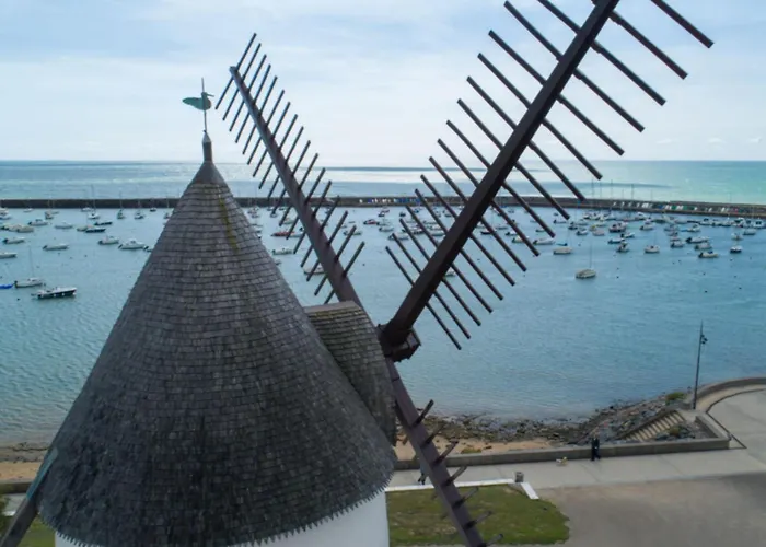 Bright With Superb Views Of The Port Lägenhet Jard-sur-Mer