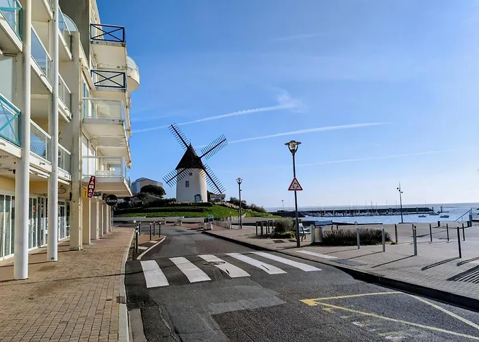 Bright With Superb Views Of The Port Jard-sur-Mer