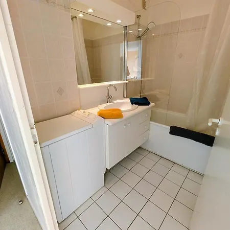 Bright With Superb Views Of The Port Apartment *