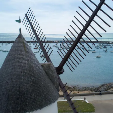 Bright With Superb Views Of The Port شقة جارد سور مير